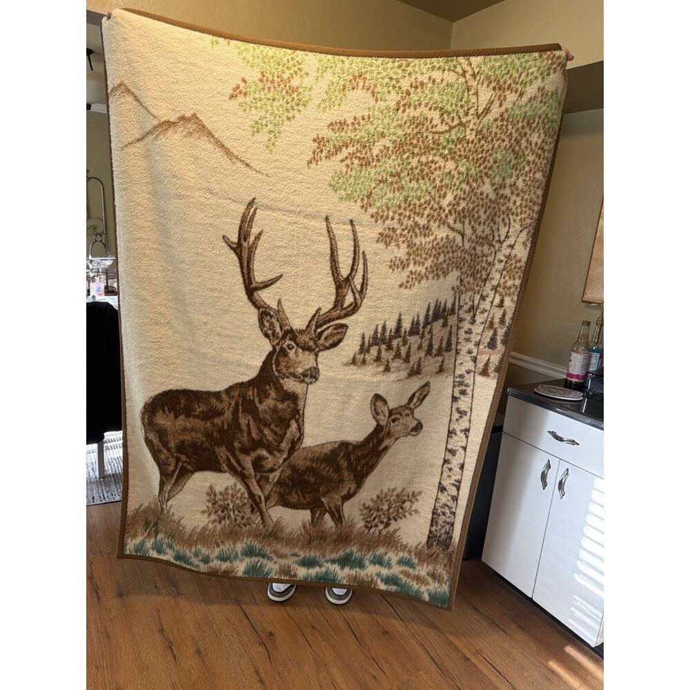 Biederlack Buck & Doe Deer Reversible Fleece Blanket USA Cabin Hunting 52"x75"